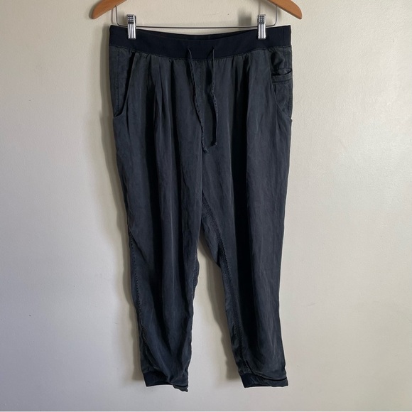 Lululemon Tencel Jogger Pant 25” Washed Black Pull On Size 8 - Picture 1 of 10